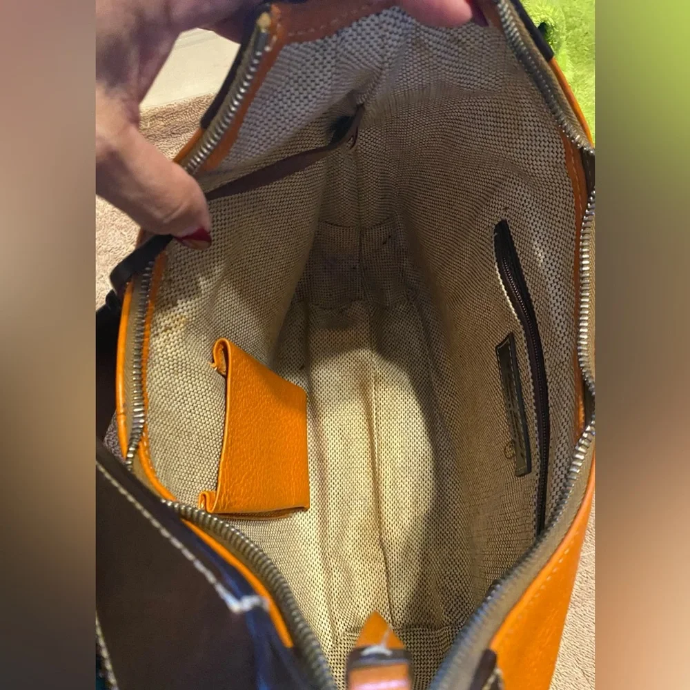 Dooney & Bourke -VINTAGE- Y2K - GUC - Orange and Brown Hobo Bag